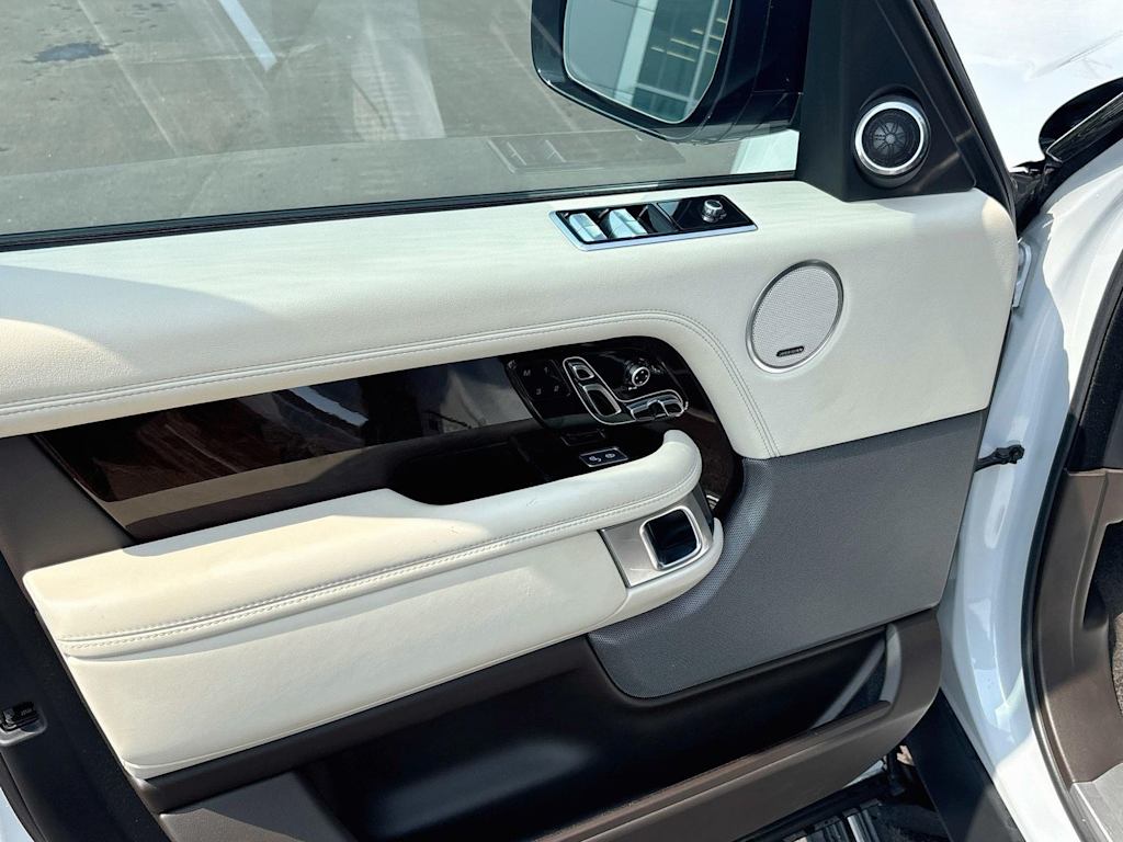 Thumbnail: 2019 Land Rover Range Rover - 27