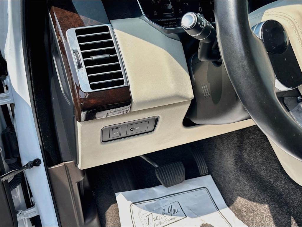 Thumbnail: 2019 Land Rover Range Rover - 22