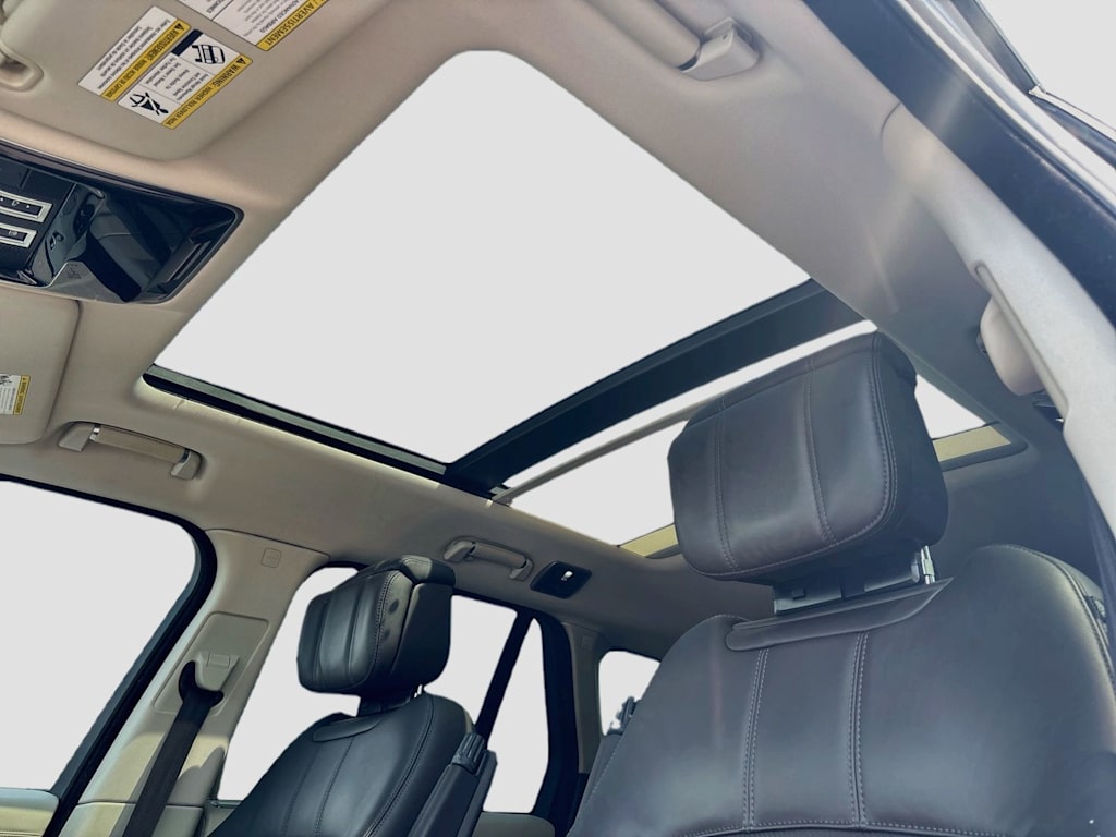 Thumbnail: 2019 Land Rover Range Rover - 30