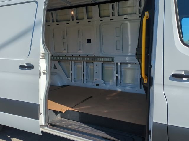 Thumbnail: 2024 Mercedes-Benz Sprinter - 33