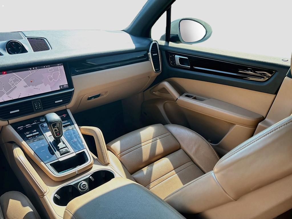Thumbnail: 2020 Porsche Cayenne - 31
