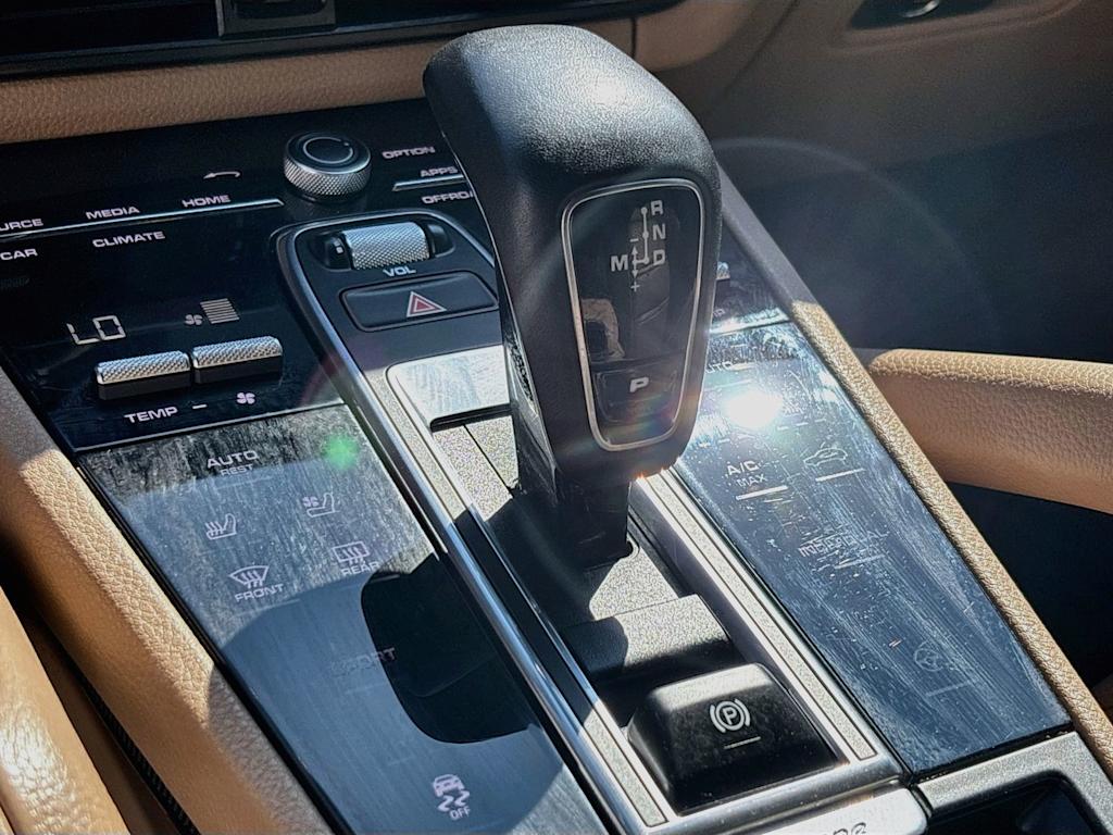 Thumbnail: 2020 Porsche Cayenne - 26
