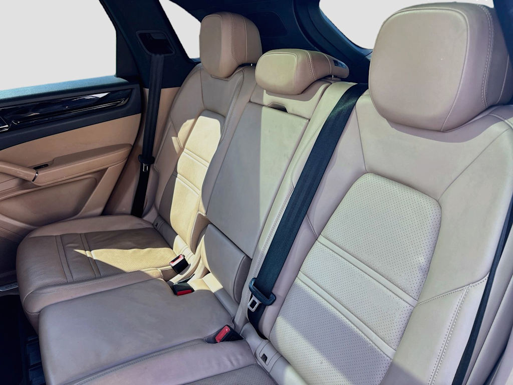 Thumbnail: 2020 Porsche Cayenne - 12