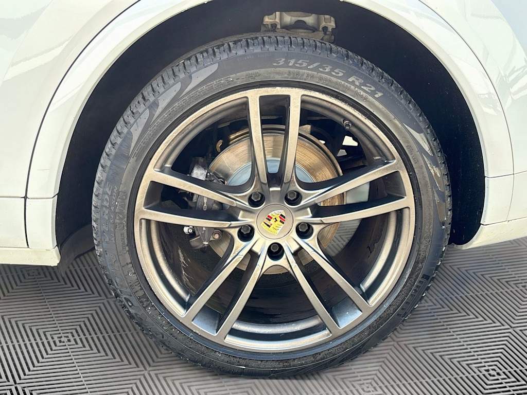 Thumbnail: 2020 Porsche Cayenne - 7