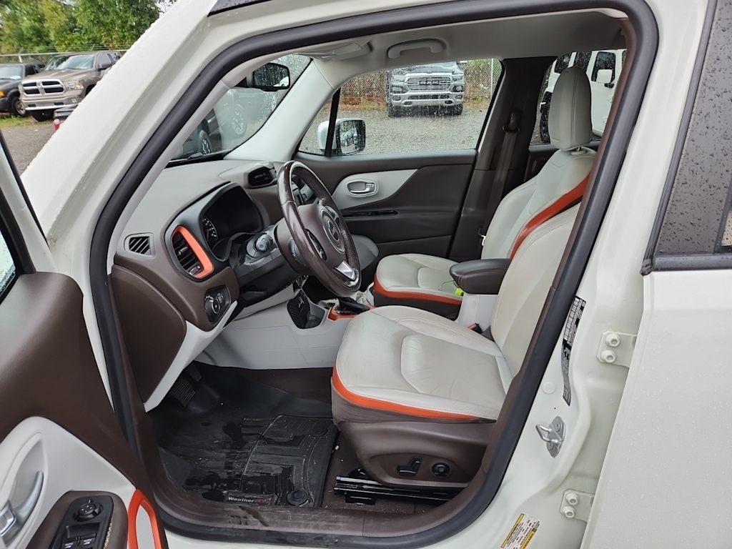 Thumbnail: 2015 Jeep Renegade - 9