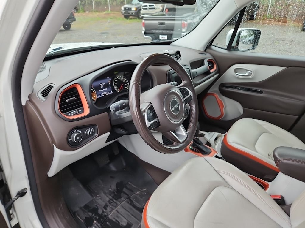 Thumbnail: 2015 Jeep Renegade - 11