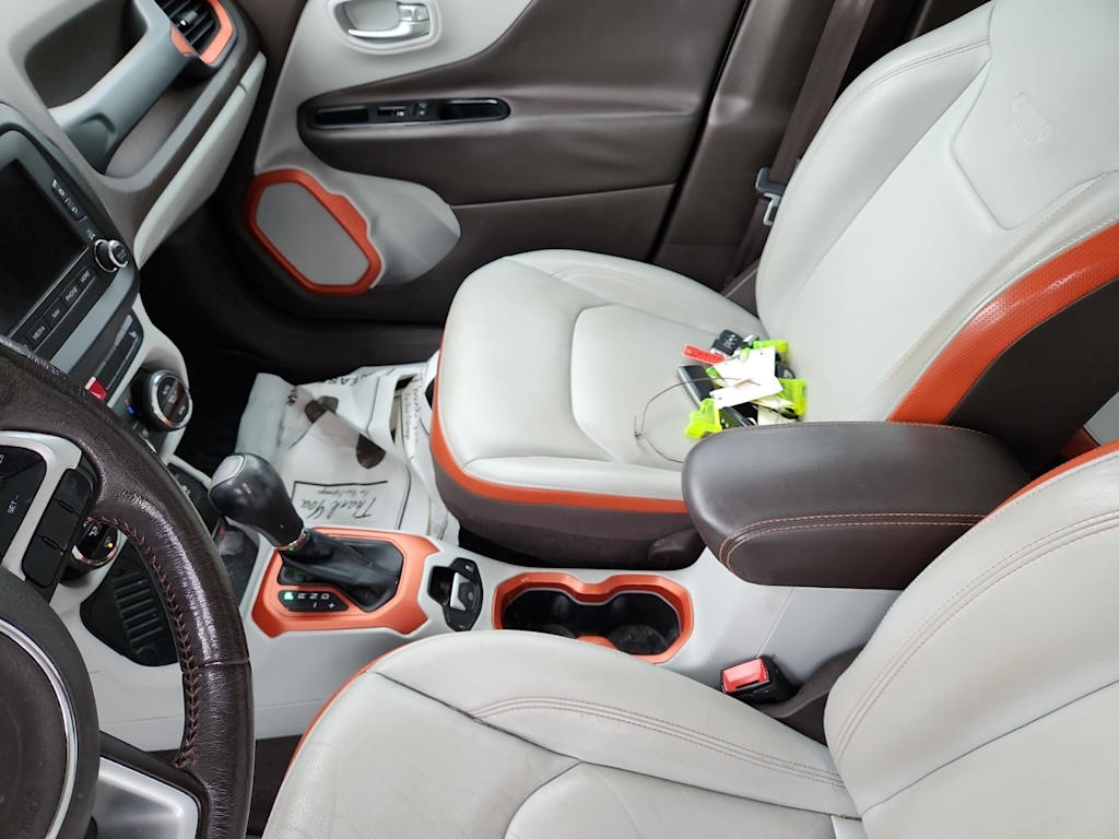 Thumbnail: 2015 Jeep Renegade - 8