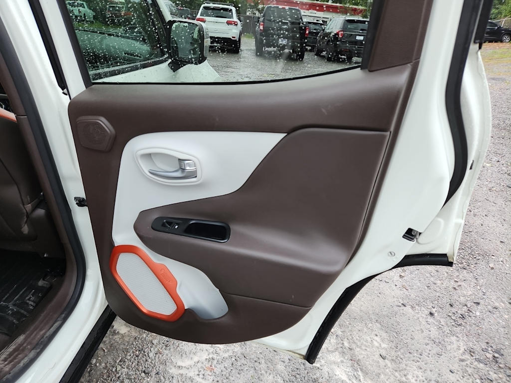 Thumbnail: 2015 Jeep Renegade - 25