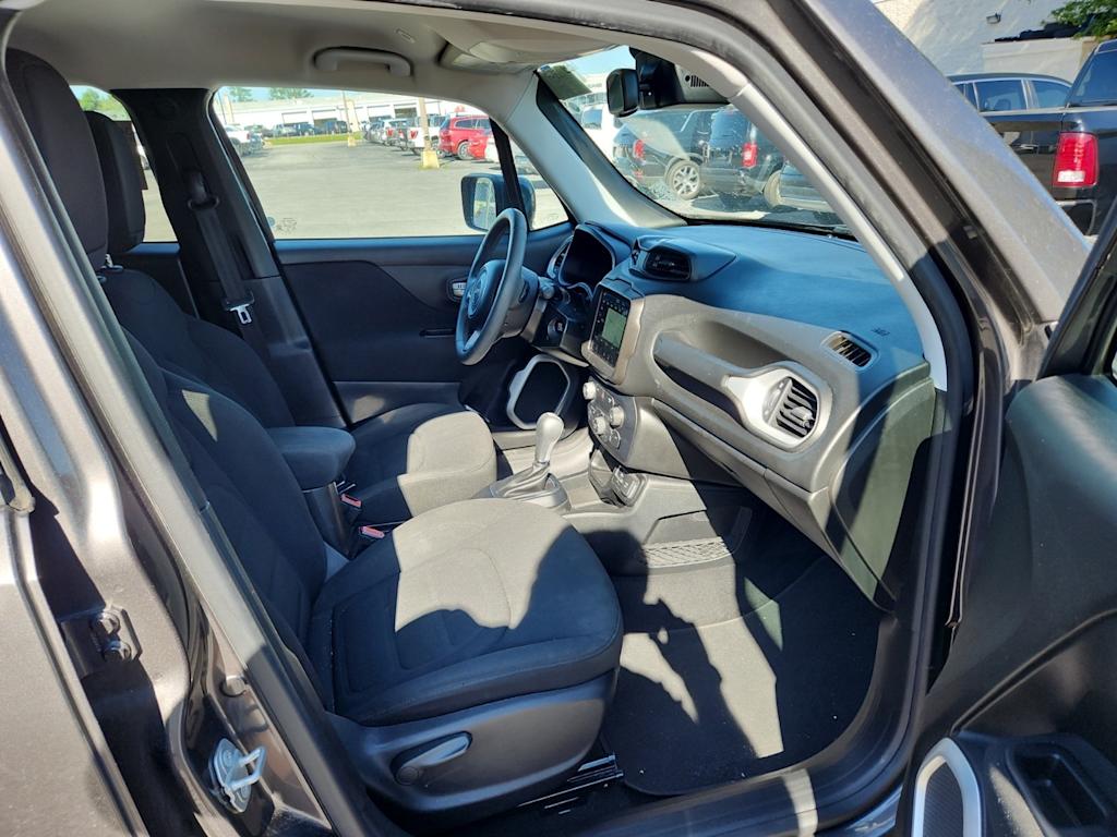 Thumbnail: 2019 Jeep Renegade - 21