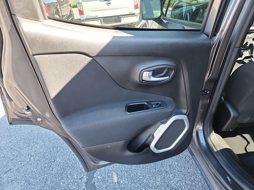 Thumbnail: 2019 Jeep Renegade - 26