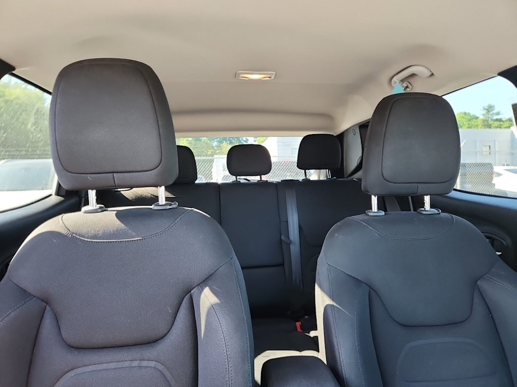 Thumbnail: 2019 Jeep Renegade - 9