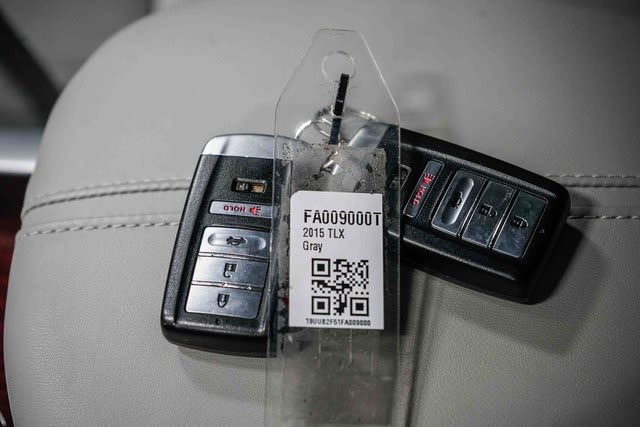 Thumbnail: 2015 Acura TLX - 17