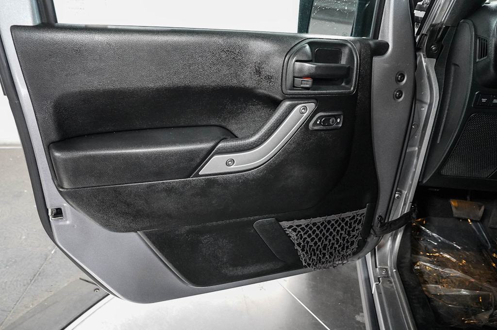 Thumbnail: 2018 Jeep Wrangler - 25