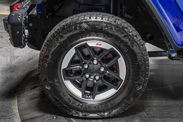 Thumbnail: 2019 Jeep Wrangler - 24