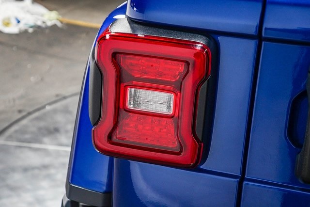 Thumbnail: 2019 Jeep Wrangler - 23