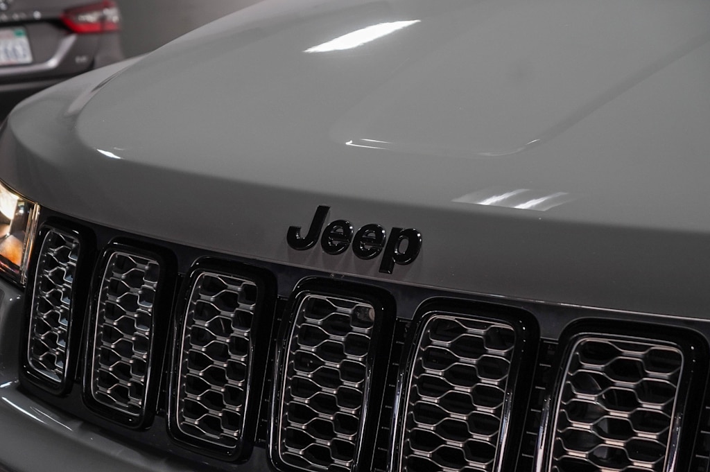 Thumbnail: 2020 Jeep Grand Cherokee - 6