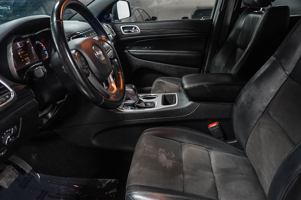 Thumbnail: 2020 Jeep Grand Cherokee - 11