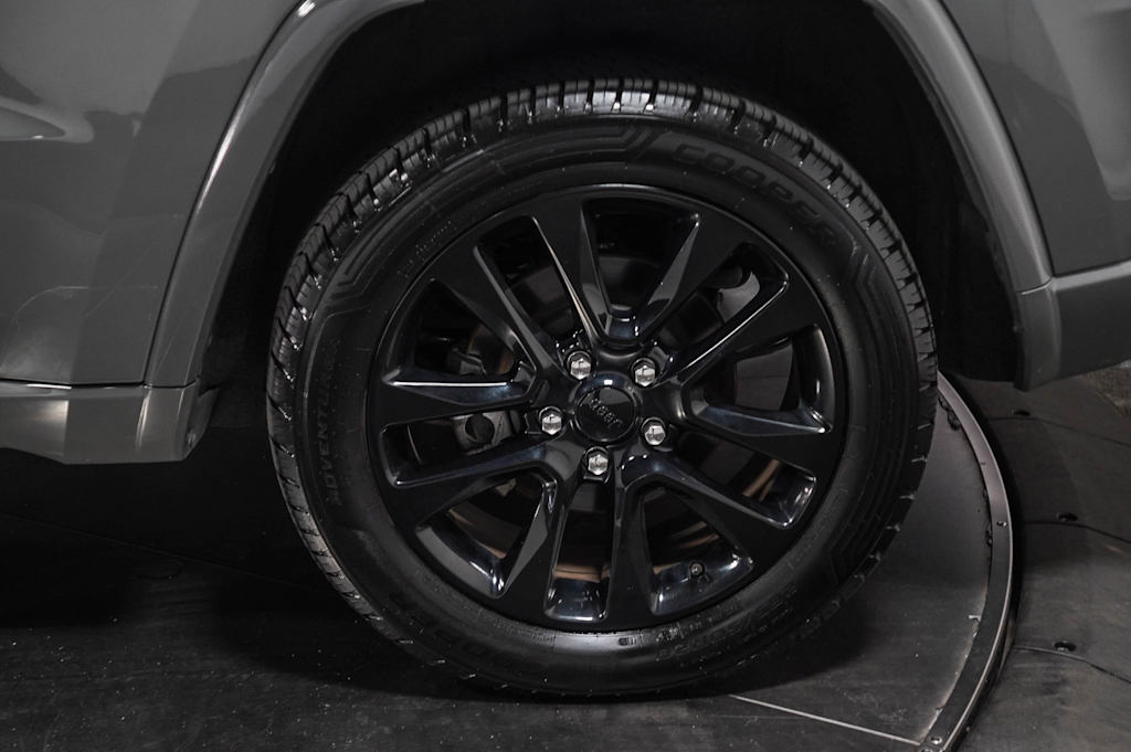 Thumbnail: 2020 Jeep Grand Cherokee - 7
