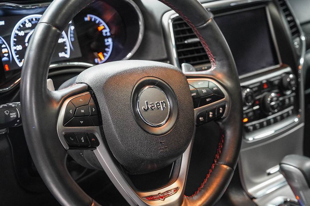Thumbnail: 2018 Jeep Grand Cherokee - 14