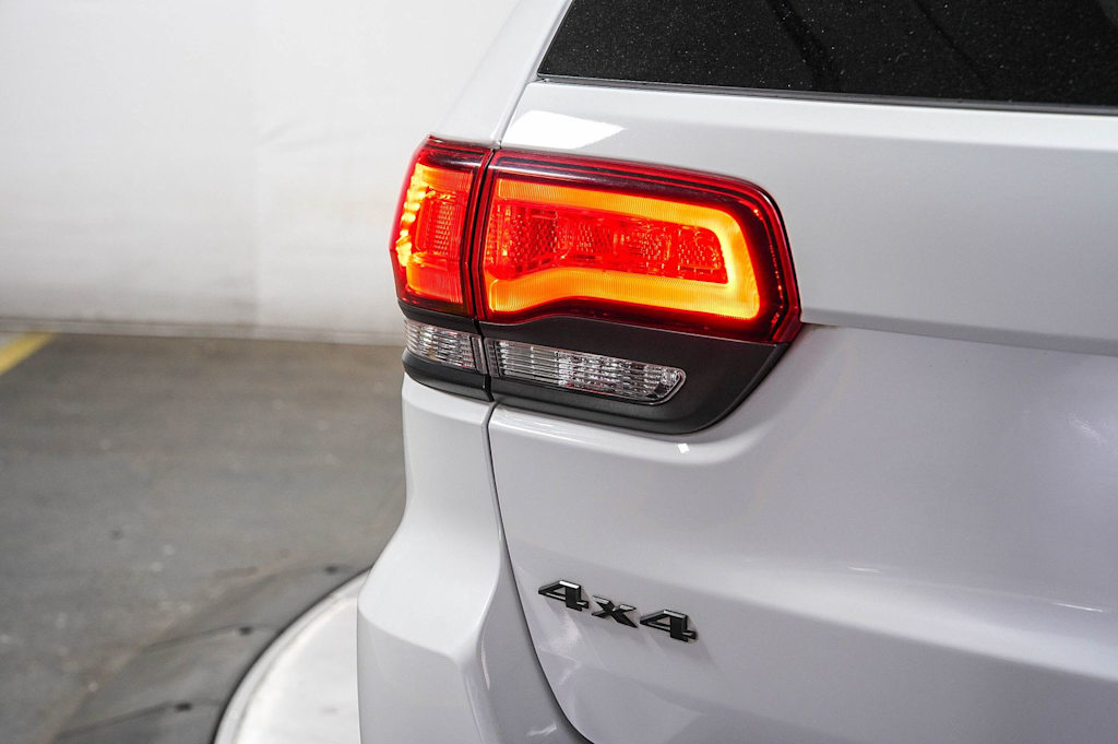Thumbnail: 2018 Jeep Grand Cherokee - 23