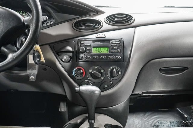 Thumbnail: 2002 Ford Focus - 9