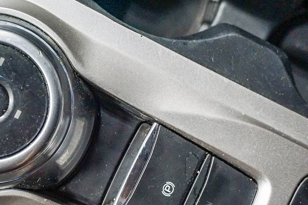 Thumbnail: 2020 Ford Explorer - 29