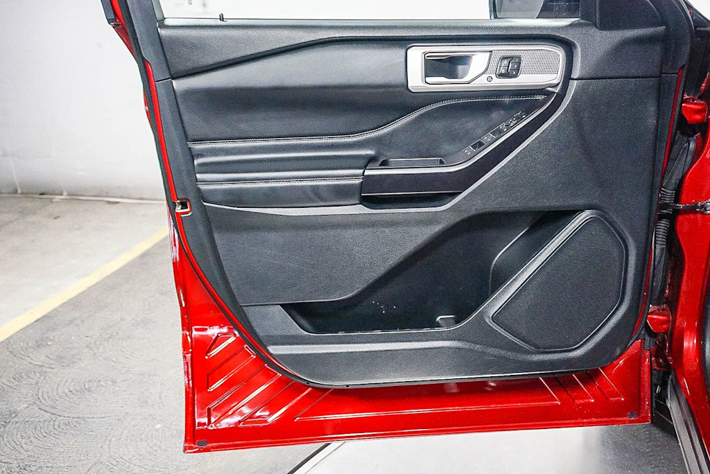 Thumbnail: 2020 Ford Explorer - 30