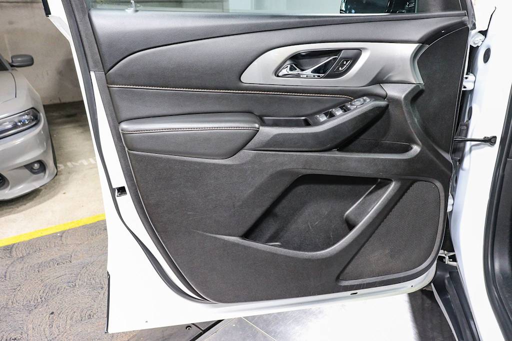 Thumbnail: 2020 Chevrolet Traverse - 28