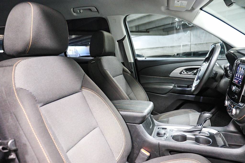 Thumbnail: 2020 Chevrolet Traverse - 10