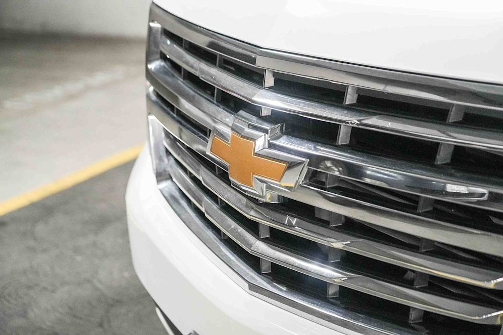 Thumbnail: 2019 Chevrolet Tahoe - 6