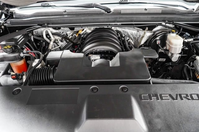 2015 Chevrolet Suburban 1500 LTZ 30