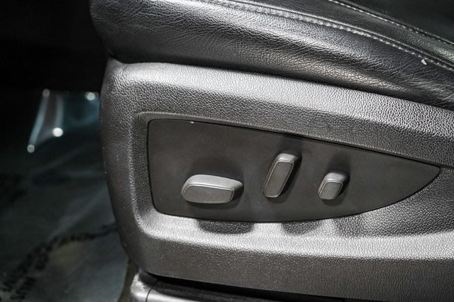 2015 Chevrolet Suburban 1500 LTZ 28
