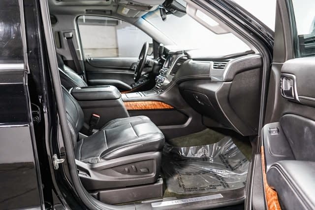 2015 Chevrolet Suburban 1500 LTZ 24