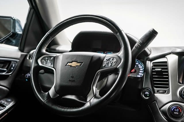 2015 Chevrolet Suburban 1500 LTZ 9