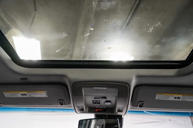 2015 Chevrolet Suburban 1500 LTZ 23