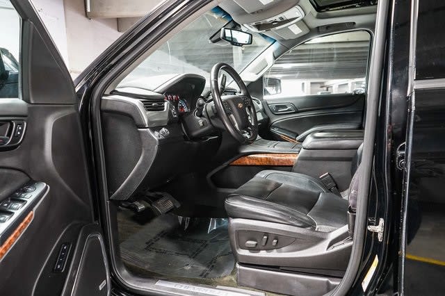 2015 Chevrolet Suburban 1500 LTZ 10