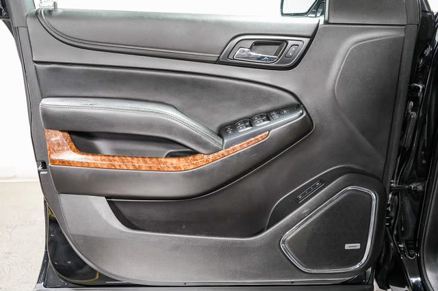 2015 Chevrolet Suburban 1500 LTZ 27