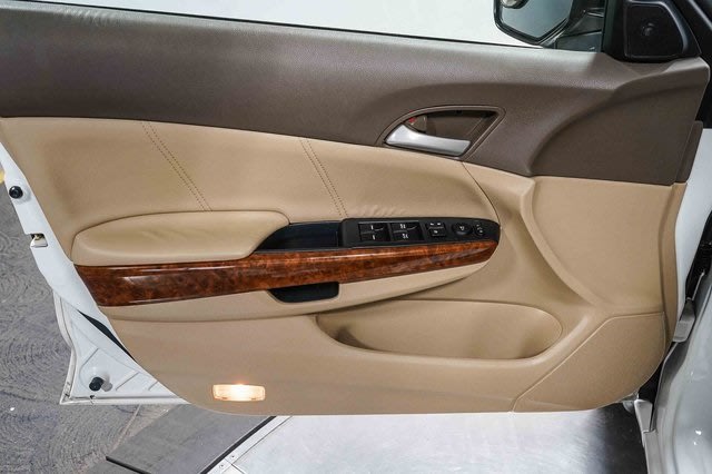 Thumbnail: 2010 Honda Accord - 26