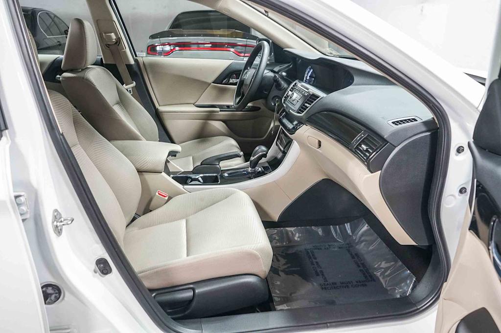 Thumbnail: 2017 Honda Accord - 9