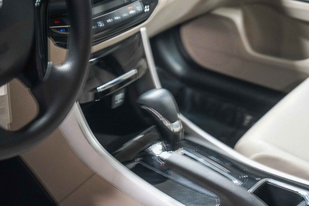 Thumbnail: 2017 Honda Accord - 15