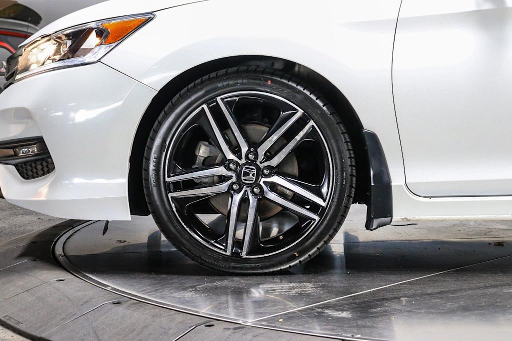 Thumbnail: 2017 Honda Accord - 7