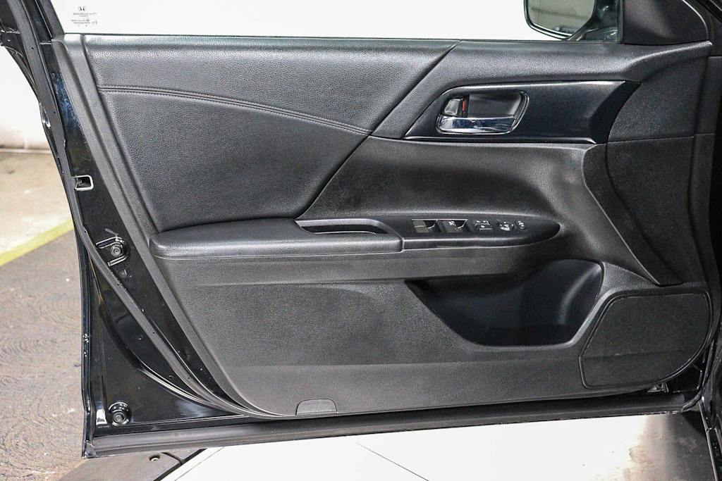 Thumbnail: 2013 Honda Accord - 28