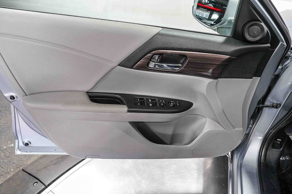 Thumbnail: 2017 Honda Accord - 26