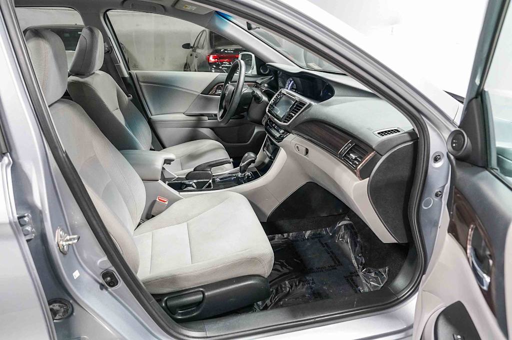 Thumbnail: 2017 Honda Accord - 8