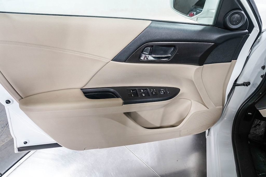 Thumbnail: 2013 Honda Accord - 26
