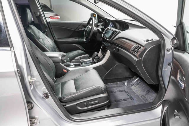 Thumbnail: 2017 Honda Accord - 8