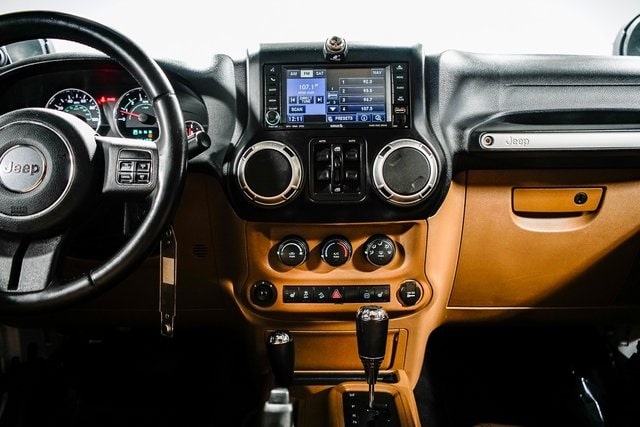 2011 Jeep Wrangler Unlimited Rubicon 6