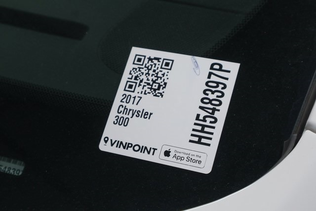 2017 Chrysler 300 Limited Edition 29