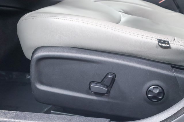 2017 Chrysler 300 Limited Edition 26