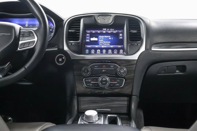2017 Chrysler 300 Limited Edition 7